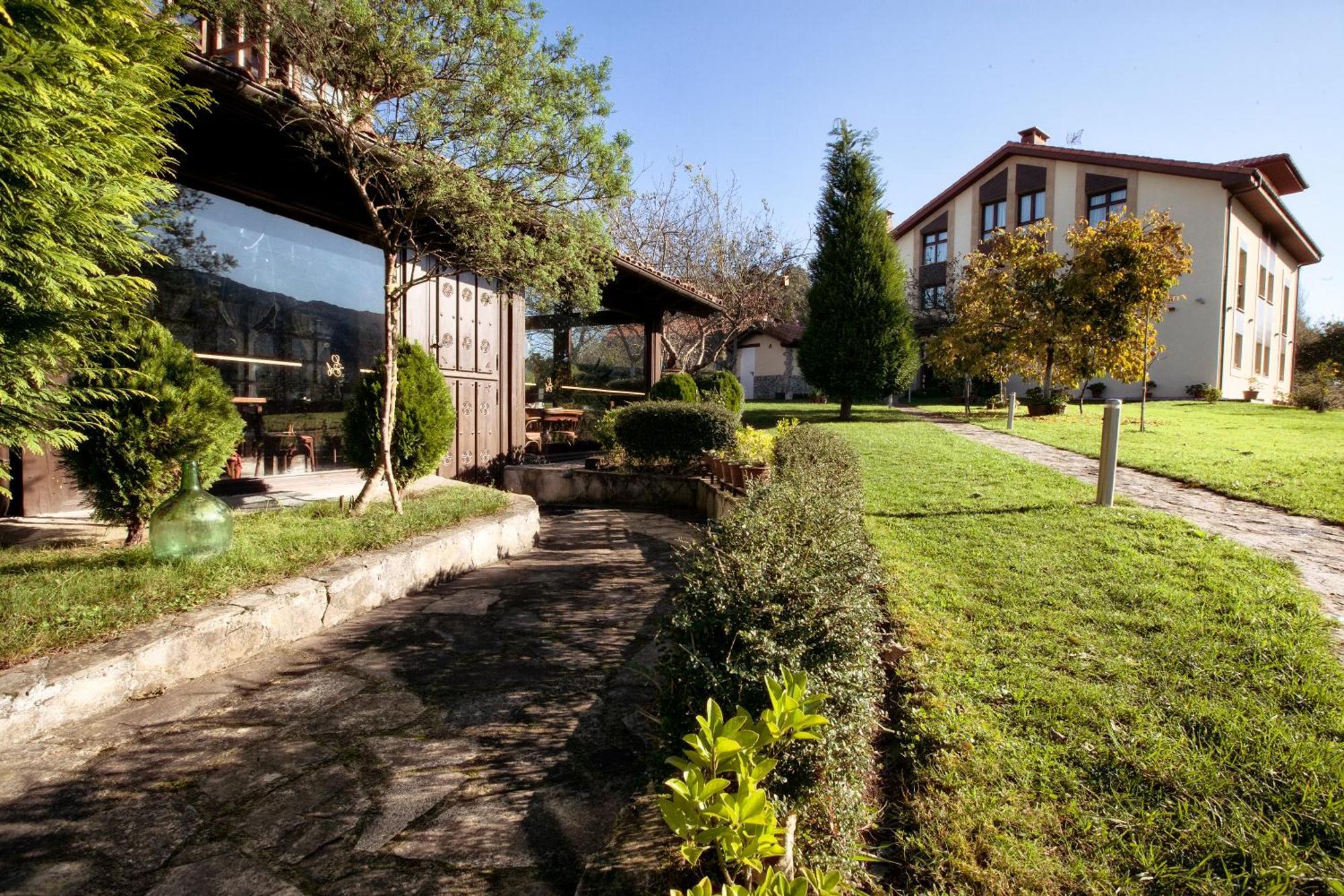 Apartamentos Rurales L'Arquera Llanes Exteriér fotografie