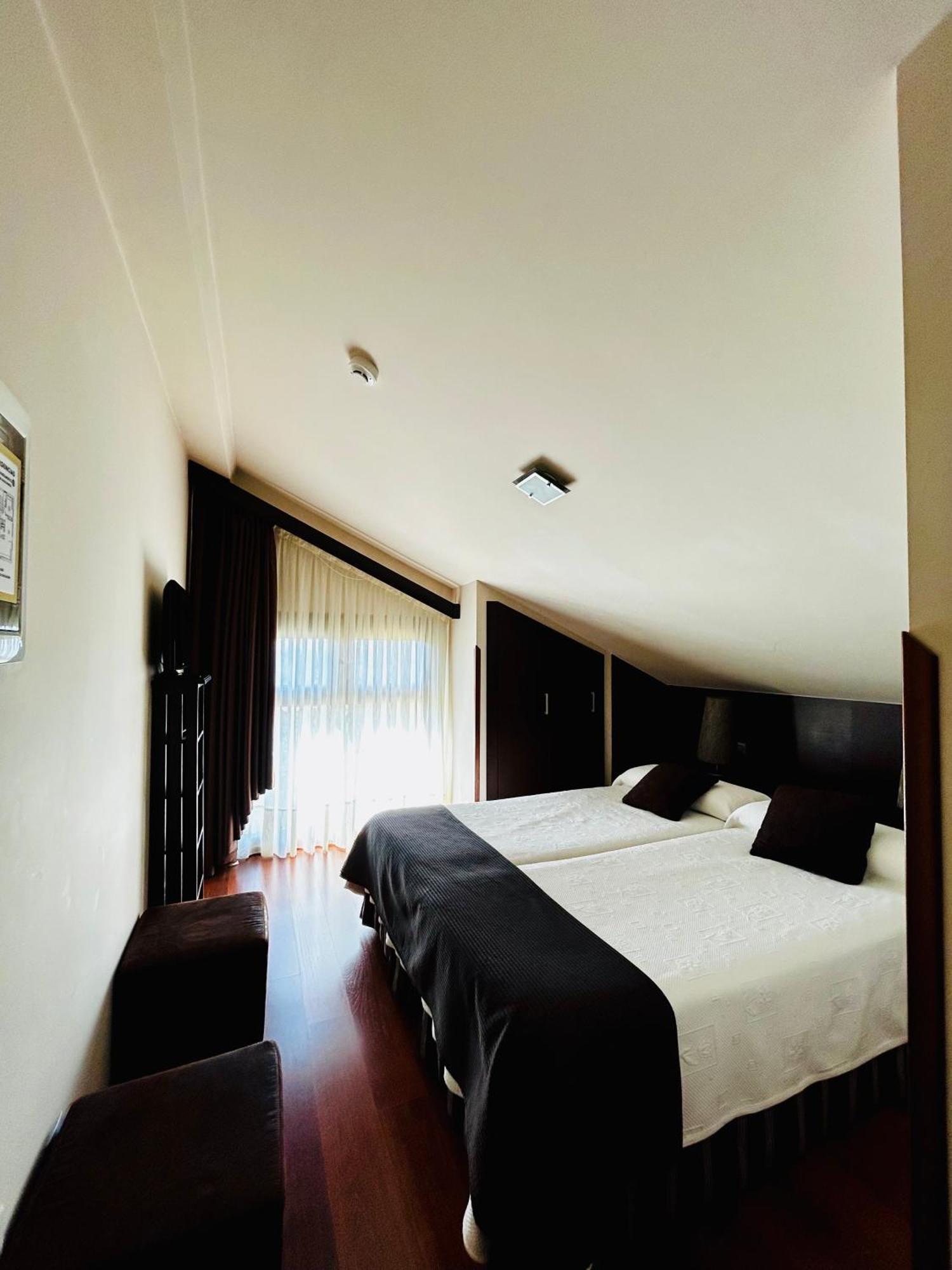 Apartamentos Rurales L'Arquera Llanes Exteriér fotografie